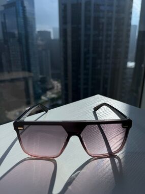 Vince Camuto Gradient Pink Brown Shield Sunglasses